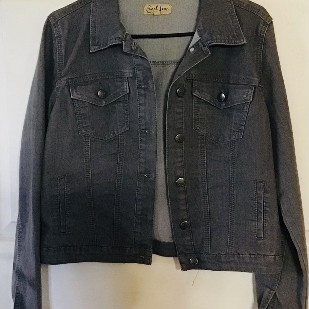 Earl Jean denim jacket never been used medium size for women color is brownish